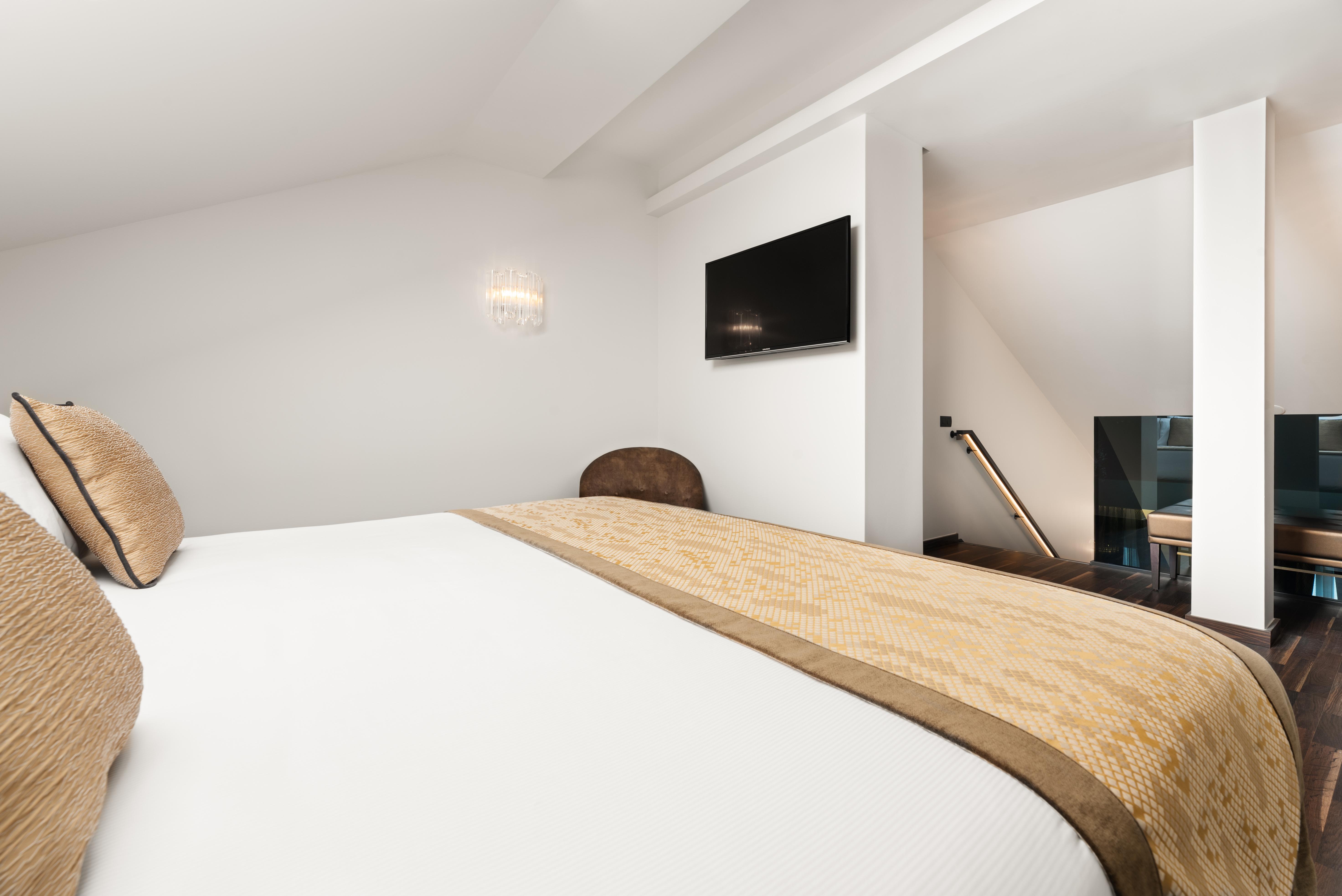Aurea Legends By Eurostars Hotel Company Praha Bagian luar foto