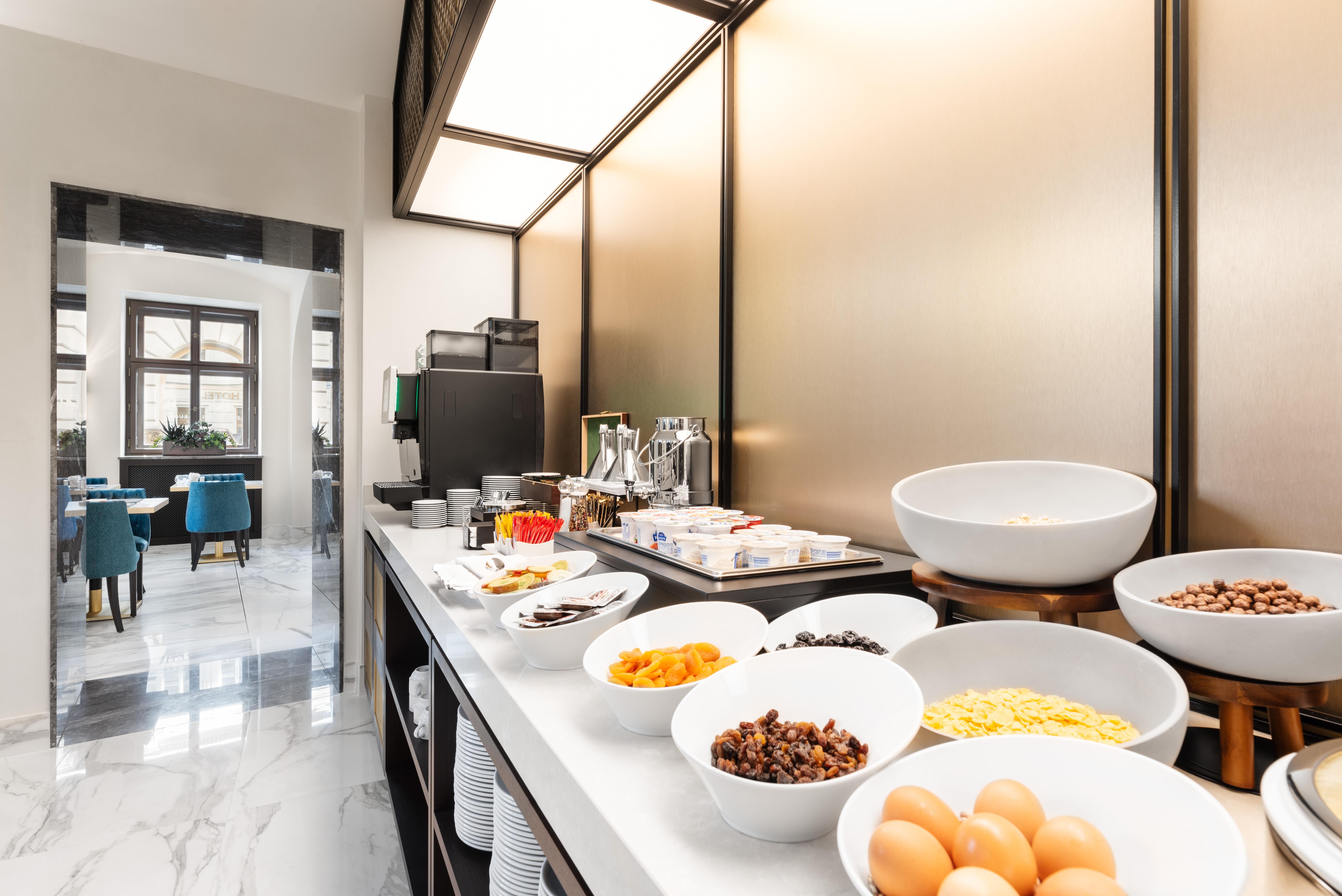 Aurea Legends By Eurostars Hotel Company Praha Bagian luar foto